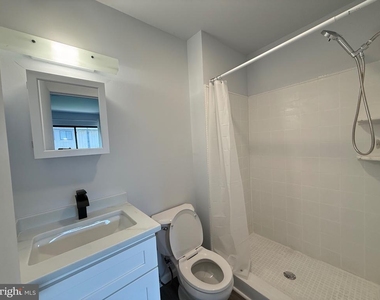 2400 Glengyle Drive - Photo Thumbnail 13