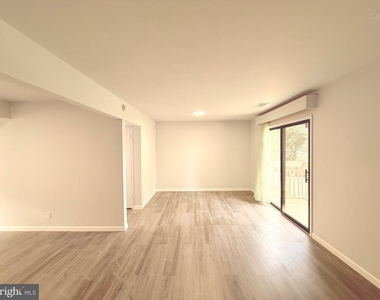 2400 Glengyle Drive - Photo Thumbnail 5