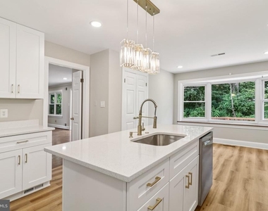 7518 Old Dominion Drive - Photo Thumbnail 12