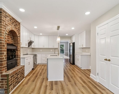 7518 Old Dominion Drive - Photo Thumbnail 15