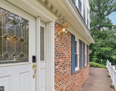 7518 Old Dominion Drive - Photo Thumbnail 4