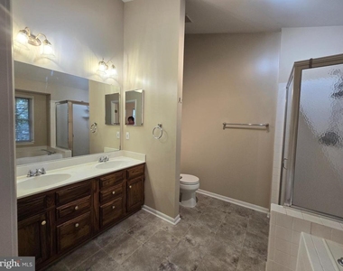 6521 Castine Lane - Photo Thumbnail 11