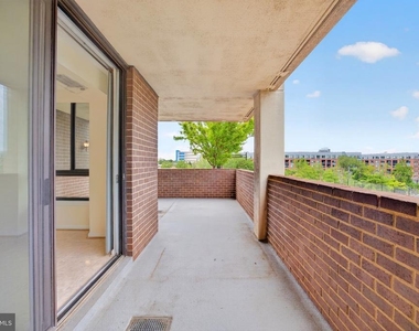 1800 Old Meadow Road - Photo Thumbnail 56