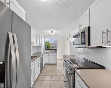 1800 Old Meadow Road - Photo Thumbnail 38