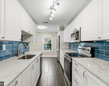 6410 Blarney Stone Court - Photo Thumbnail 6