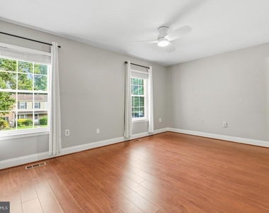 6410 Blarney Stone Court - Photo Thumbnail 15