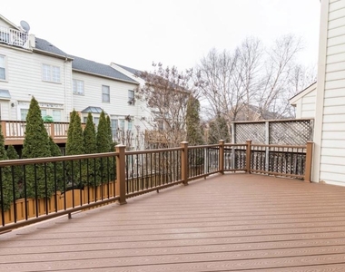 1804 Dawson Street - Photo Thumbnail 32