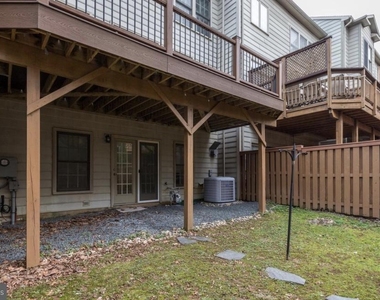 1804 Dawson Street - Photo Thumbnail 31