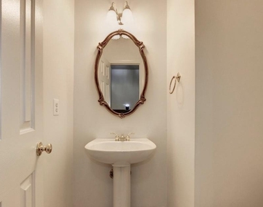 1804 Dawson Street - Photo Thumbnail 27