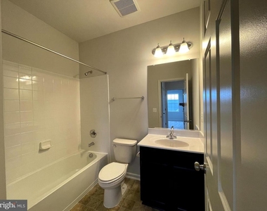 200 Norland Knoll Dr - Photo Thumbnail 8