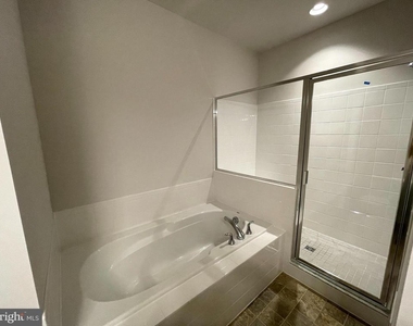 200 Norland Knoll Dr - Photo Thumbnail 6