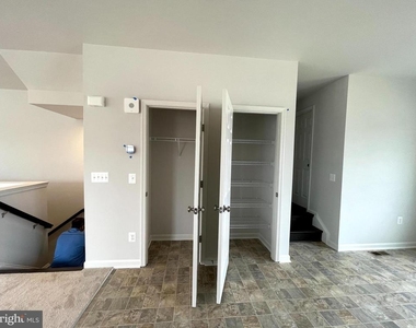 200 Norland Knoll Dr - Photo Thumbnail 14