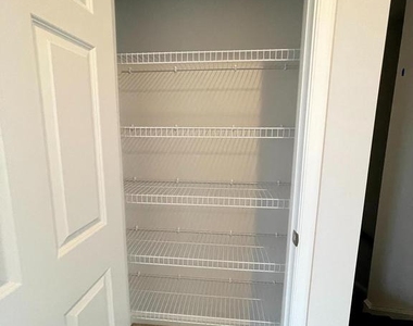200 Norland Knoll Dr - Photo Thumbnail 9