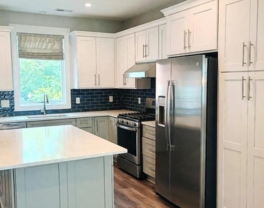 307 Charles Street - Photo Thumbnail 11