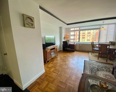 1111 Arlington Boulevard - Photo Thumbnail 3