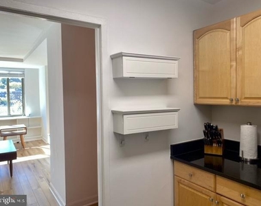 1121 Arlington Boulevard - Photo Thumbnail 7