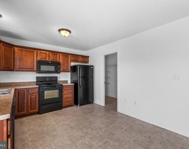 116 Breezewood Drive - Photo Thumbnail 11