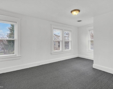 1029 W Locust Street - Photo Thumbnail 9
