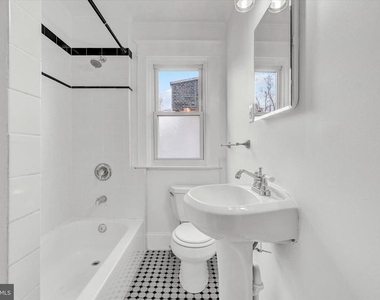1029 W Locust Street - Photo Thumbnail 12
