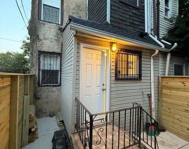 2048 N Darien Street - Photo Thumbnail 24