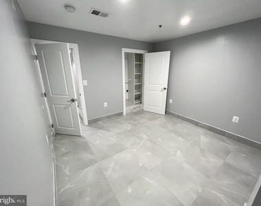1611 Ridge Avenue - Photo Thumbnail 19