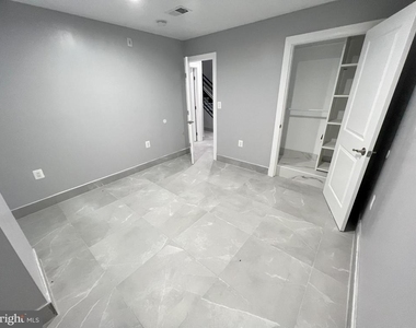 1611 Ridge Avenue - Photo Thumbnail 18