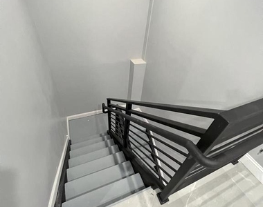 1611 Ridge Avenue - Photo Thumbnail 13