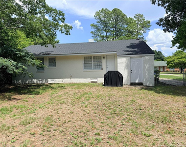 1944 Westhill Drive - Photo Thumbnail 12