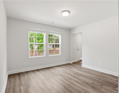 7811 Lucinda Lane - Photo Thumbnail 10