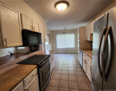 417 Sparrow Drive - Photo Thumbnail 2