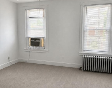 445 Roxborough Avenue - Photo Thumbnail 2