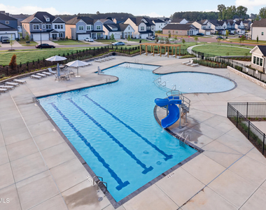 200 Flagstone Way - Photo Thumbnail 6