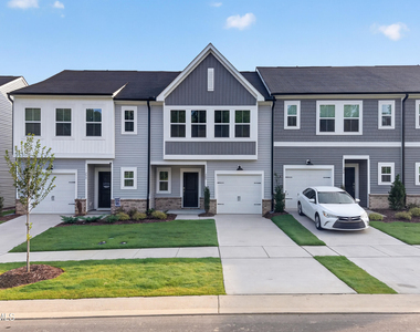 200 Flagstone Way - Photo Thumbnail 5