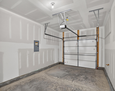 200 Flagstone Way - Photo Thumbnail 15