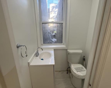1902 Brunner Street - Photo Thumbnail 2