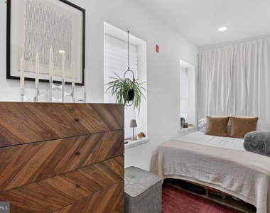 2046 E Huntingdon Street - Photo Thumbnail 3