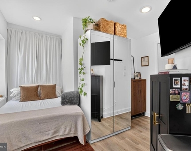 2046 E Huntingdon Street - Photo Thumbnail 4