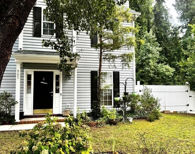 905 Sanderson Drive - Photo Thumbnail 1