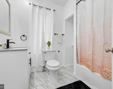 2308 Nicholas Street - Photo Thumbnail 12