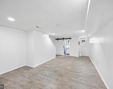 2308 Nicholas Street - Photo Thumbnail 15