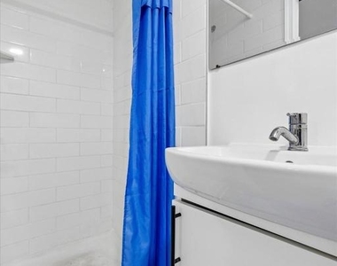 2308 Nicholas Street - Photo Thumbnail 14