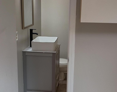 102 S Tunstall Avenue - Photo Thumbnail 9