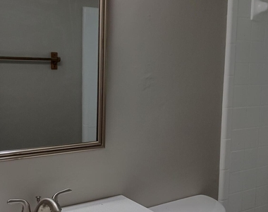 102 S Tunstall Avenue - Photo Thumbnail 14
