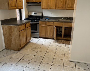 237 North Broadway - Photo Thumbnail 8