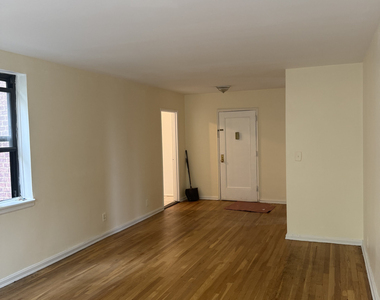 237 North Broadway - Photo Thumbnail 11