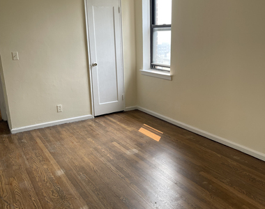 237 North Broadway - Photo Thumbnail 4
