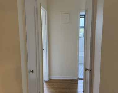 237 North Broadway - Photo Thumbnail 10