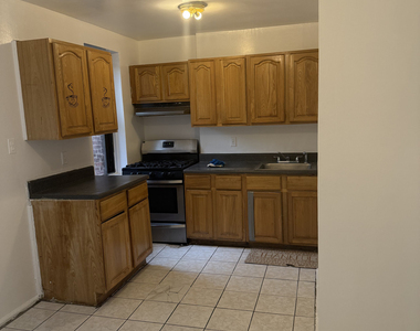 237 North Broadway - Photo Thumbnail 3
