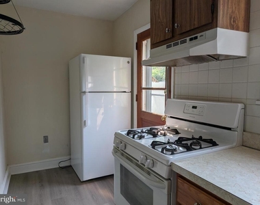 424 Conarroe Street - Photo Thumbnail 6