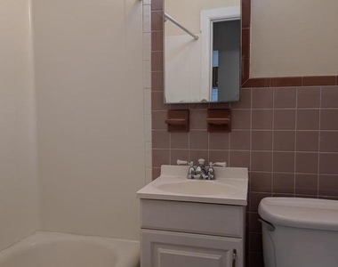 424 Conarroe Street - Photo Thumbnail 4